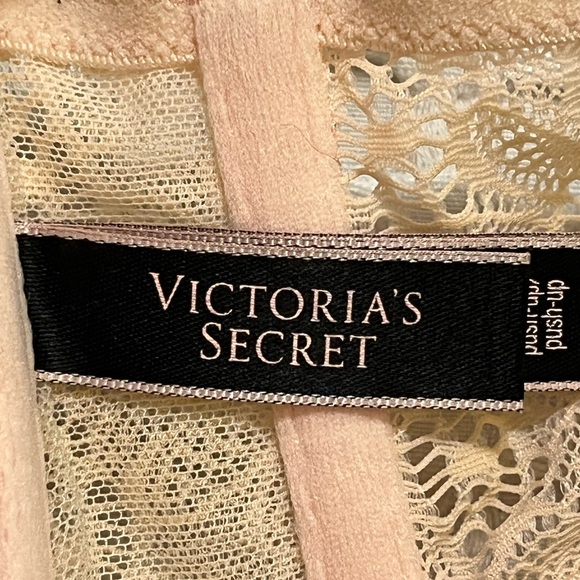 Victoria's Secret Lace Push-Up Bra - Nude - Picture 4 of 4